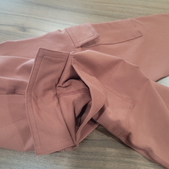 OLD navy High-Waisted PowerPress Cargo 7/8-Length Leggings Size MP - Picture 9 of 10